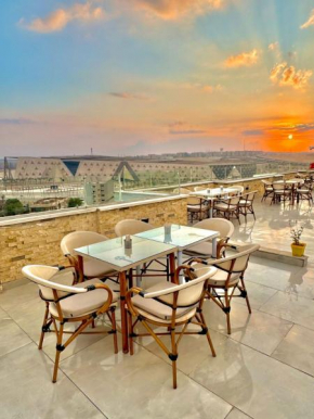 Grand Museum & Pyramids View